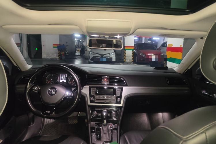 Used Volkswagen Lamando 2015 280TSI DSG Comfort Edition Center Console