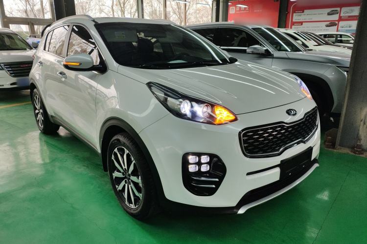 Used Kia KX5 2017 1.6T Automatic Two-Wheel Drive 15th Anniversary Special Edition DLX Exterior 2