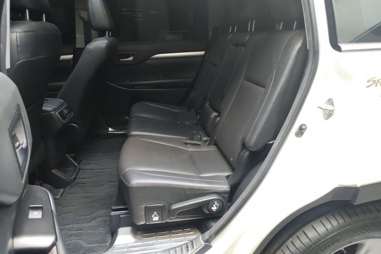 Used Toyota Highlander 2017 2.0T Four-Wheel Drive Luxury Navigation Version 7 Seats Left Rear Seat