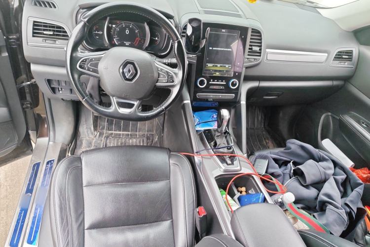 Used Renault Koleos 2017 2.5L Two-Wheel Drive Prestige Edition Center Console