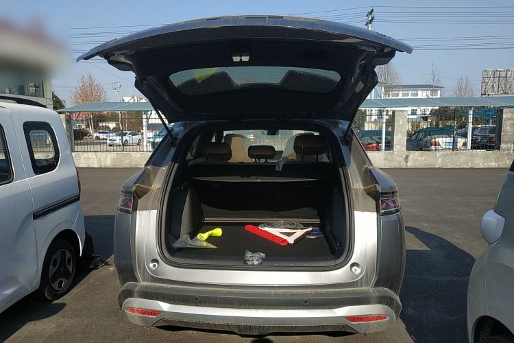 Used BYD Song L DM-i 2024 112 km Leading Edition
