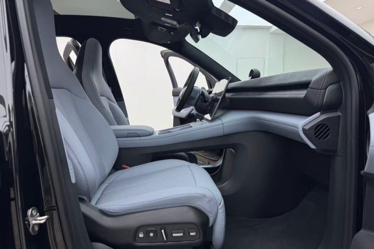 Used Nio EC6 2024 75 kWh Right Front Seat