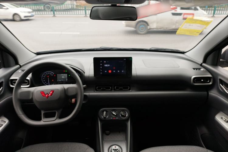 Used Wuling Hongguang New Energy 2025 Extended-Range Hybrid 50KM Comfort Version
