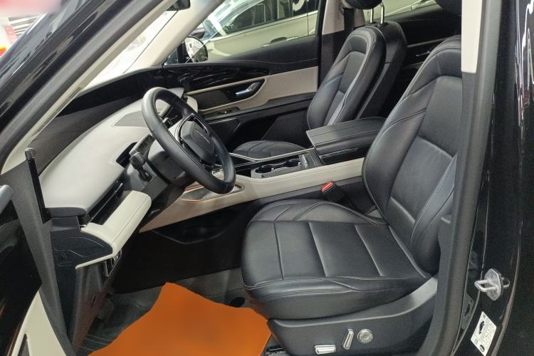 Used Lincoln Nautilus 2023 2.0T All-Wheel-Drive Luxury Edition Left Front Seat