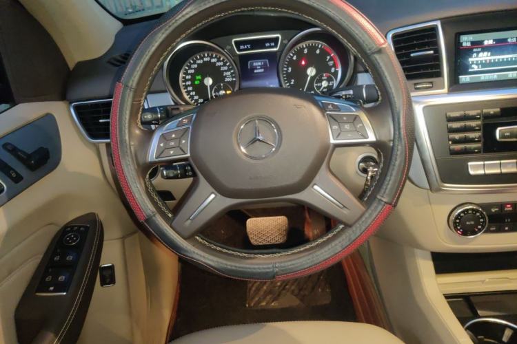 Used Mercedes-Benz M-Class 2015 ML 320 4MATIC
