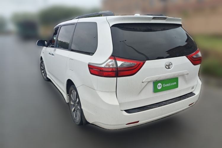 Used Toyota SIENNA 