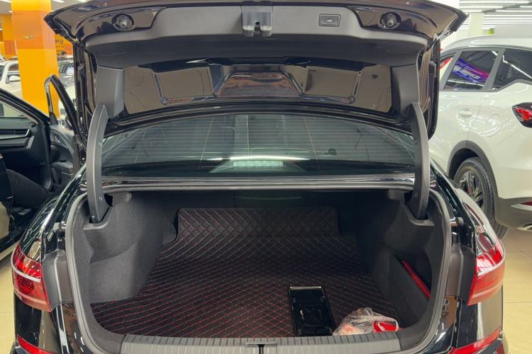 Used Volkswagen Passat 2023 Facelift 330TSI Luxury Edition Trunk