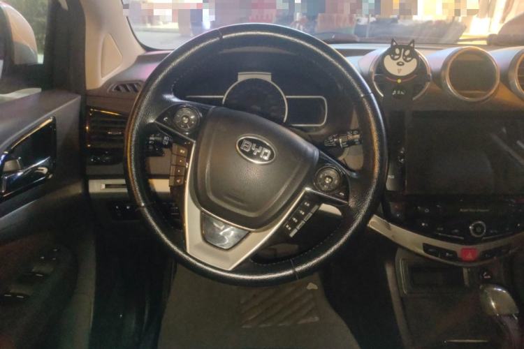 Used BYD S7 2015 2.0T Upgraded Automatic Luxury Version Steering Wheel