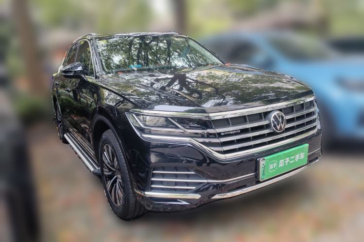 Used Volkswagen Touareg New Energy 2021 eHybrid Front Right 45 Deg