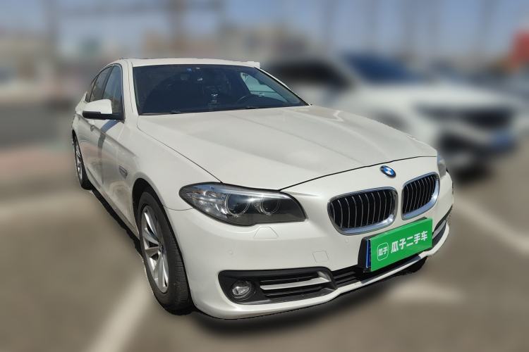 Used BMW 5 Series 2015 520i Elegant Edition Front Right 45 Deg