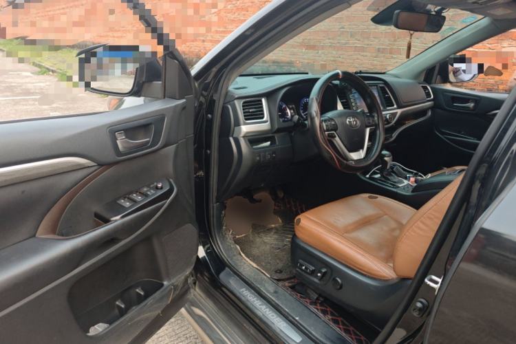 Used Toyota Highlander 2018 2.0T Four-Wheel Drive Knight Edition 7 Seats China VI Standard Driver Seat