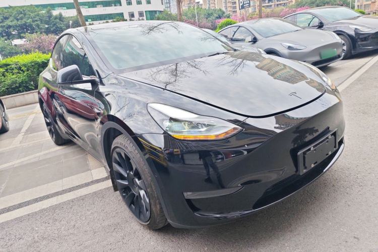 Used Tesla Model Y 2022 Long-Range All-Wheel-Drive Version