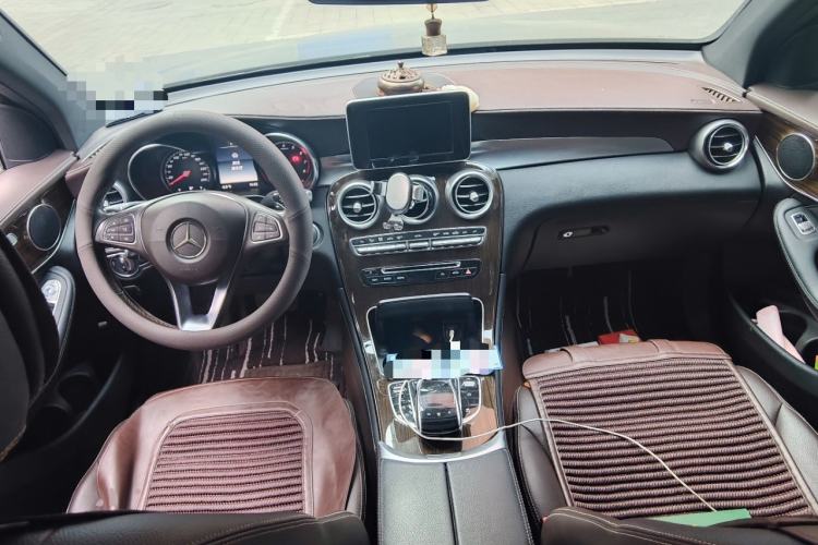 Used Mercedes-Benz GLC 2019 GLC 260 L 4MATIC Dynamic Model Center Console