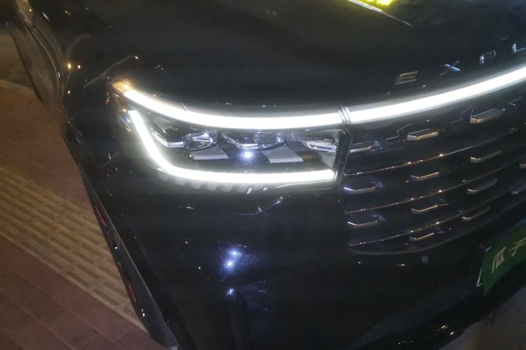 Used Ford Explorer 2023 EcoBoost 285 Four-Wheel Drive Titanium Edition 6 Seats