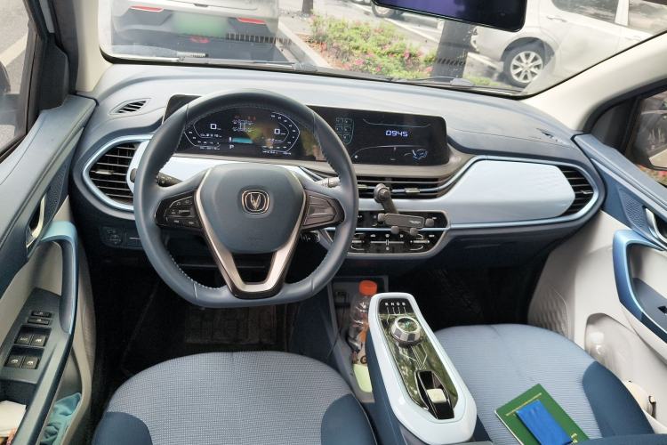 Used CHANGAN Benni E-Star 2022 Qingxin Edition Colorful Model Lithium Iron Phosphate Steering Wheel