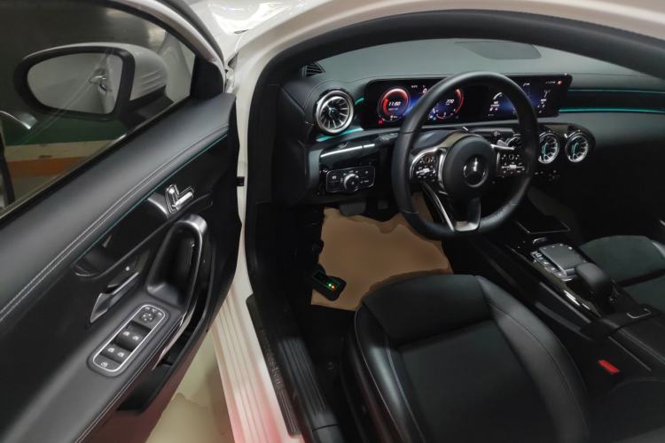 Used Mercedes-Benz A-Class 2022 Revised Version A 200 L Sport Sedan Fashionable Style
