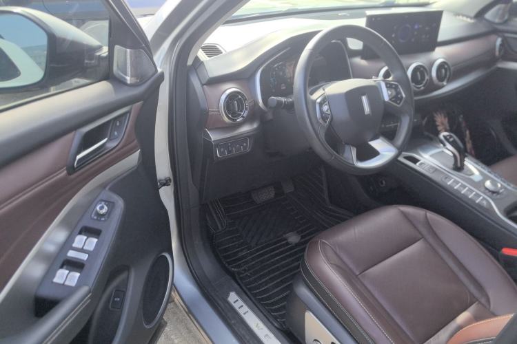 Used Wey VV6 2020 2.0T Two-Wheel Drive Smart Enjoyment+
