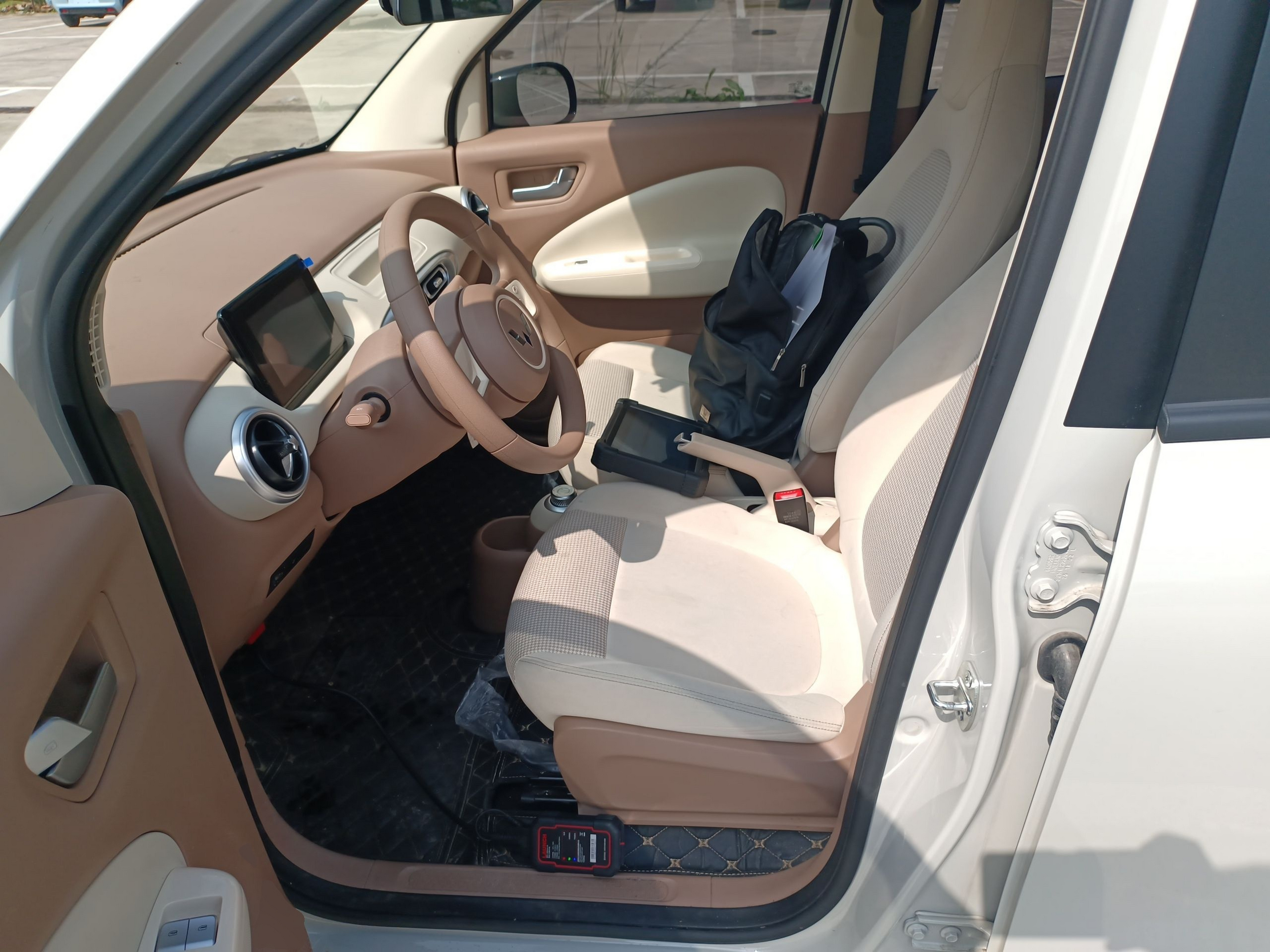 Переднее сиденье в автомобиле