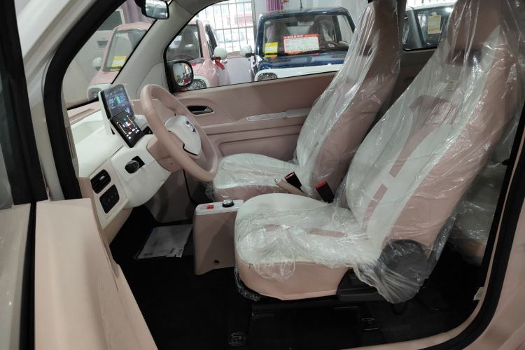 Used Know Beans Rainbow 2024 First Clear Edition Left Front Seat