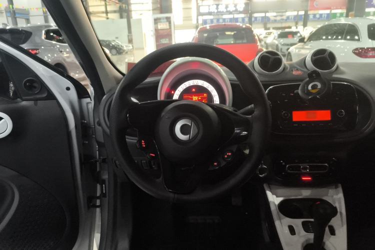 Used smart forfour 2016 1.0L 52 kW Dynamic Edition