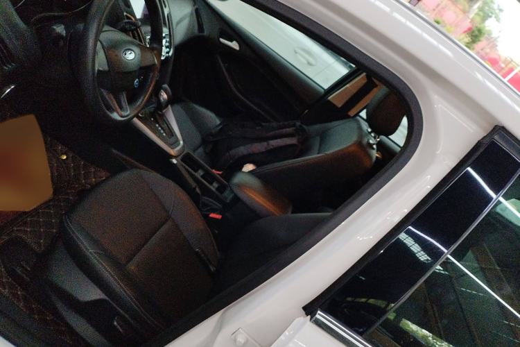 Used Ford Focus 2018 Hatchback Classic 1.6L Automatic Comfort Plus SmartDrive Edition
