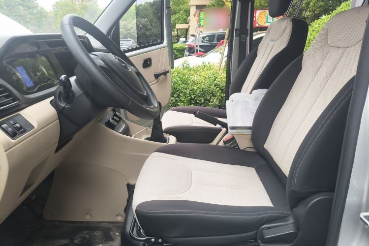 Used CHANGAN KUAYUE Xing V5 
