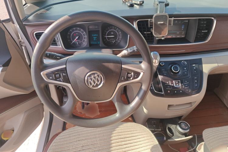 Used Buick GL8 2018 28T Comfort Model China VI Standard Steering Wheel