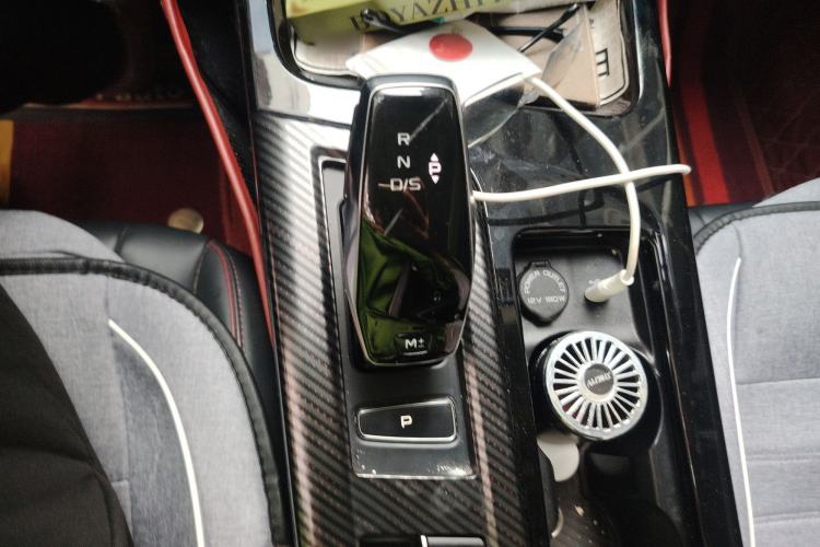 Used Bestune T55 2021 1.5T Automatic Enjoyment · Luxury Edition Gear Lever