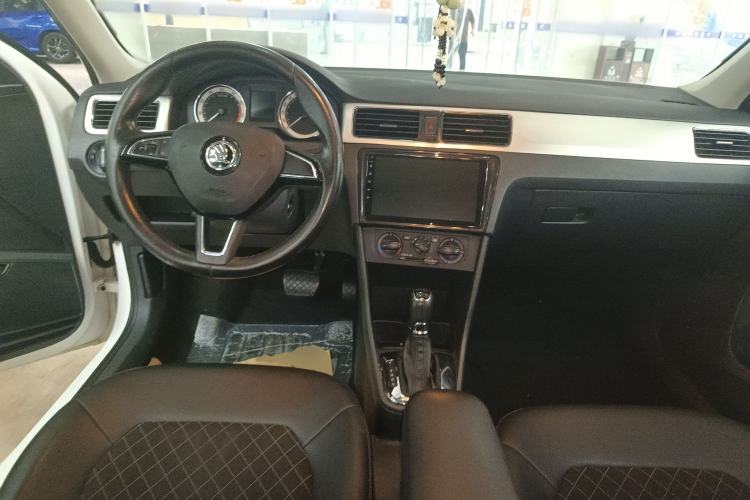 Used Skoda Rapid 2019 1.5L Automatic Comfort Edition China V Standard Center Console
