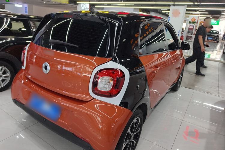 Used smart forfour 2016 1.0L 52 kW Passion Edition
