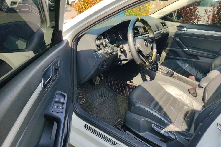 Used Volkswagen Lamando 2017 280TSI DSG Comfort Edition
