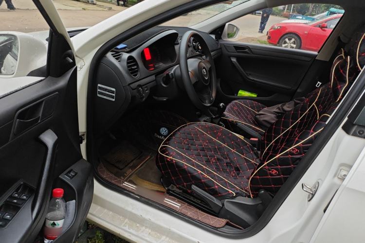 Used Volkswagen Jetta 2015 1.4L Manual Fashion Model Driver Seat