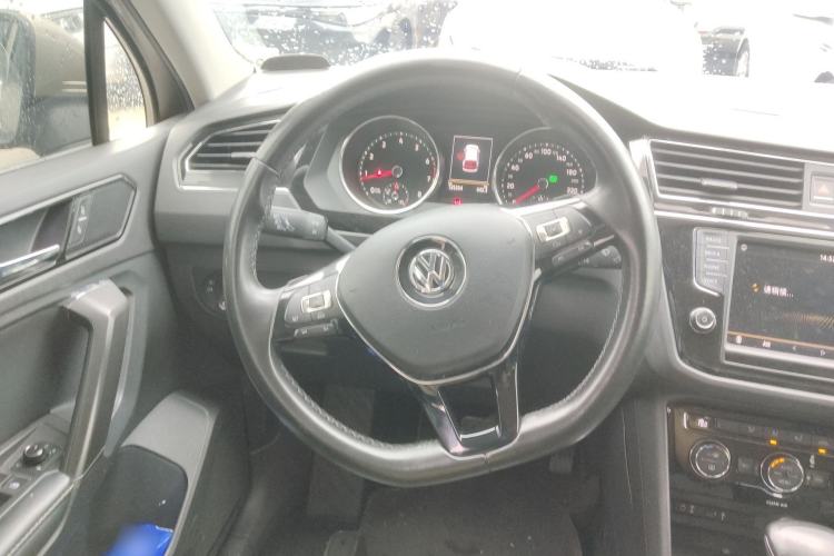 Used Volkswagen Tiguan L 2017 330TSI Automatic Two-Wheel Drive Comfort Edition
