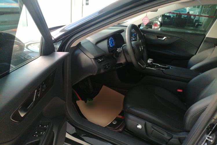 Used Hongqi E-QM5 2022 431 km Charge & Enjoy Edition