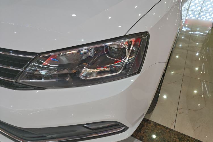 Used Volkswagen Sagitar 2018 280TSI DSG Comfort Model Left Front Headlight