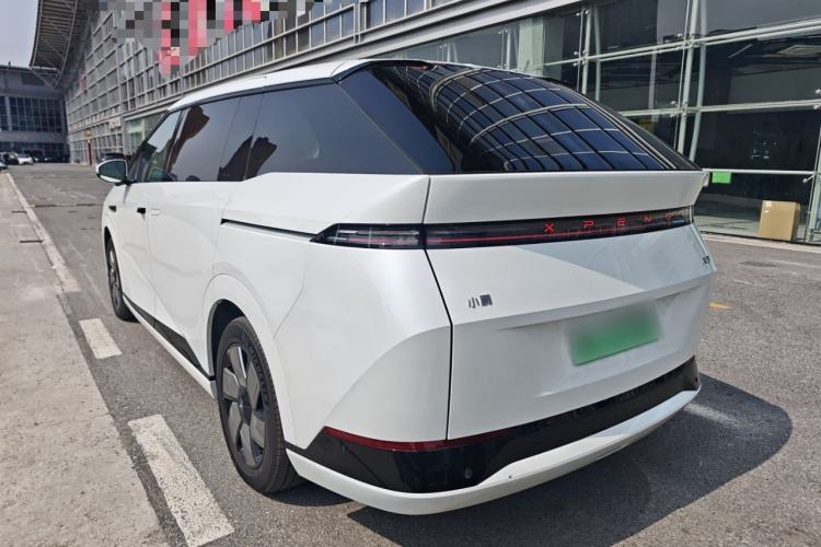 Used XPeng X9 2024 702 Ultra-Long Range Pro
