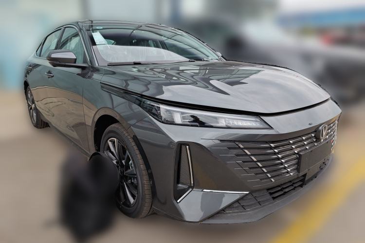 Used CHANGAN Eado 2025 Blue Whale 1.5T 500Bar Prestige Model Front Right 45 Deg