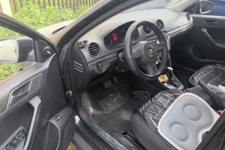 Used Volkswagen Jetta 2015 1.6L Automatic Fashion Model Driver Seat