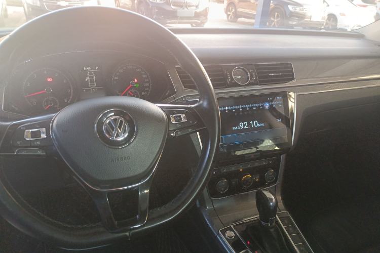 Used Volkswagen Passat 2017 330TSI DSG Luxury Edition
