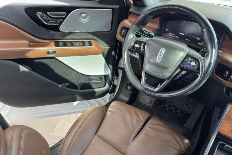 Used Lincoln Aviator 2020 3.0T V6 All-Wheel Drive Executive Version
