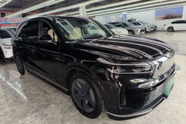 Used ONVO Luxeed L90 2025 Model—Max Six-Seater Version Front Right 45 Deg