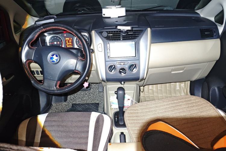 Used Venucia R50 2013 1.6L Automatic Fashion Edition