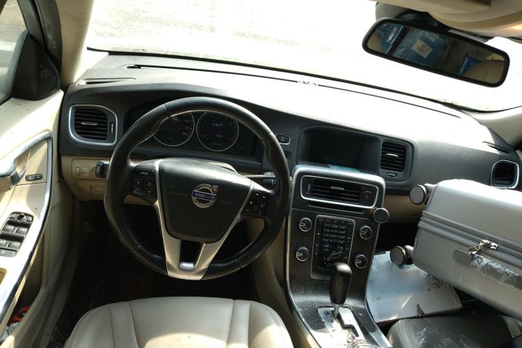 Used Volvo S60 2011 2.0T Comfort Edition
