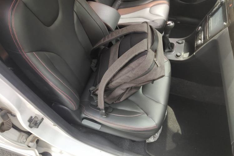 Used Dongfeng Fengon 370 2016 1.5L Manual Luxury Version SFG15-05 7 Seats Right Front Seat