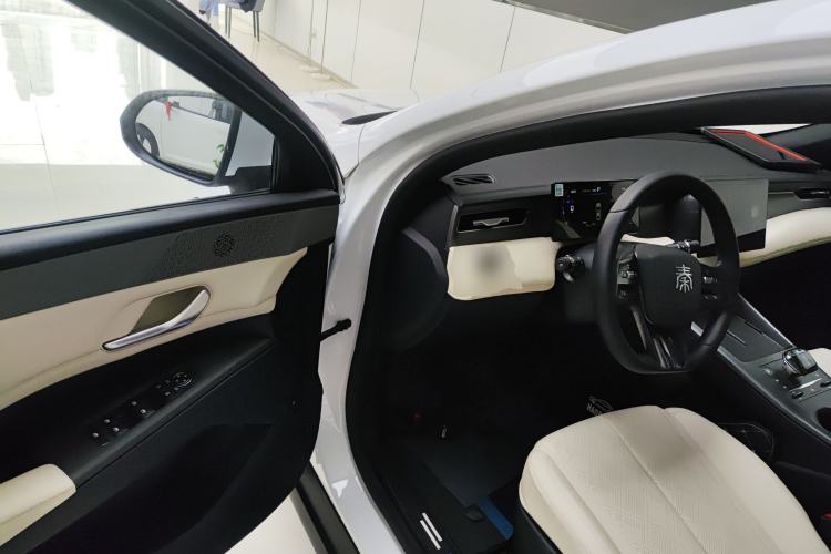 Used BYD Qin PLUS 2025 DM-i Smart Drive 55KM Leading Model