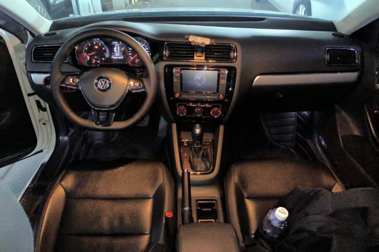 Used Volkswagen Sagitar 2018 280TSI DSG Ignite Edition Center Console
