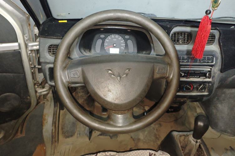 Used Wuling Zhiguang 2010 1.0L New Version Practical Short-Body L2Y
