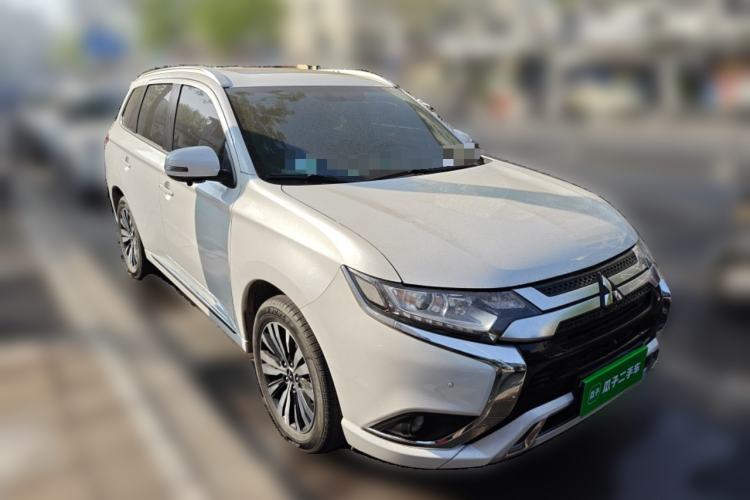 Used Mitsubishi Outlander 2021 Revised Version 2.0L Two-Wheel Drive Enjoyment Edition 5 Seats Front Right 45 Deg