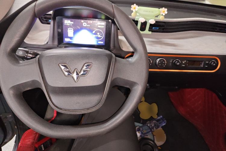 Used Wuling Hongguang MINIEV 2020 Freedom Version Lithium Iron Phosphate Center Console