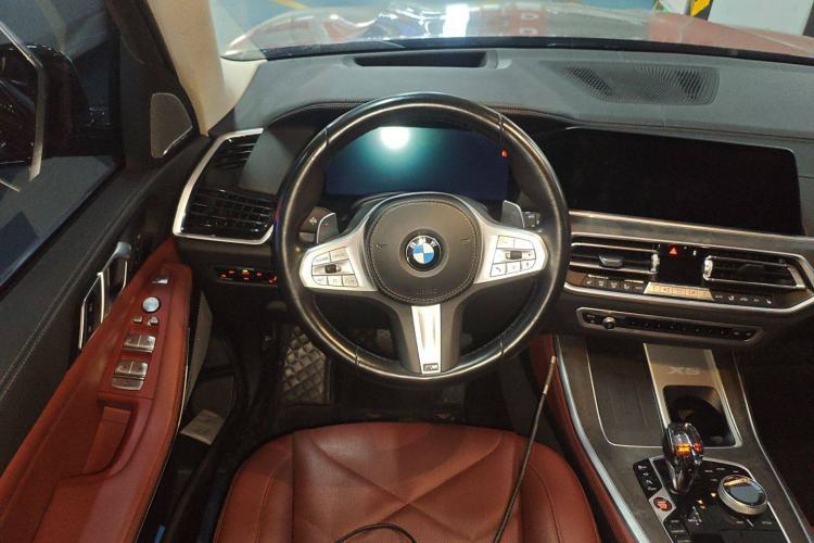 Used BMW X5 2022 Restyled xDrive 30Li Luxury Version M Sport Package
